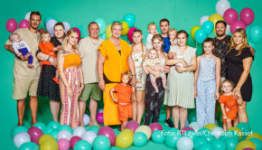 Ab dem 14. August geht’s bei RTLzwei wieder mit neuen Folgen von „Die Wollnys – Eine schrecklich große Familie“ los. Auf die Großfamilie aus dem nordrhein-westfälischen Ratheim warten u.a. emotionale Jubiläen, spezielle Familienfeiern und der aufreibender Alltagswahnsinn. (Foto: RTLzwei/Christoph Kasset)
