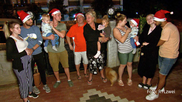 In einer neuen Doppelfolge der Wollnys am heutigen 29. März dreht sich alles um den kommenden Nachwuchs der Großfamilie. Während Nesthäkchen Loredana mit Schwangerschaftskomplikationen zu kämpfen hat, haben ihre Schwester Lavinia und Freund Tim süße Neuigkeiten zu verkünden. (Foto: RTLzwei)