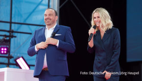 Am 13. und 14. September findet in der Kölner Innenstadt die Digital X statt. Auf der „Weltausstellung der Digitalisierung“ werden zwei Tage lang Zukunftstechnologien und digitale Innovationen vorgestellt. Eröffnet wurde die Veranstaltung von Michelle Hunziker und Hagen Rickmann von der Telekom-Geschäftsführung auf der Inspiration Stage. (Foto: Deutsche Telekom/Jörg Heupel)