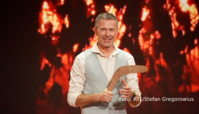 Am 19. Mai laden Judith Rakers und Giovanni di Lorenzo zu einer neuen Ausgabe der Radio Bremen-Talkshow „3nach9“ ein. Zu Gast sind u.a. der Wissenschaftsjournalist und Moderator Dirk Steffens, Sänger Nico Santos, Comedian Torsten Sträter und die FDP-Politikerin Marie-Agnes Strack-Zimmermann. (Foto: RTL/Stefan Gregorowius)