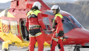 Am 9. April zeigt Vox eine neue Folge der Doku-Reihe „Doc Caro – Jedes zählt“. Protagonistin Dr. Carola Holzner wird darin u.a. bei ihrer Ausbildung zur alpinen Luftrettungsnotärztin begleitet. Darüber hinaus muss sie sich in der Klinik u.a. um einen Mann kümmern, der einen Kart-Unfall hatte. (Foto © RTL)