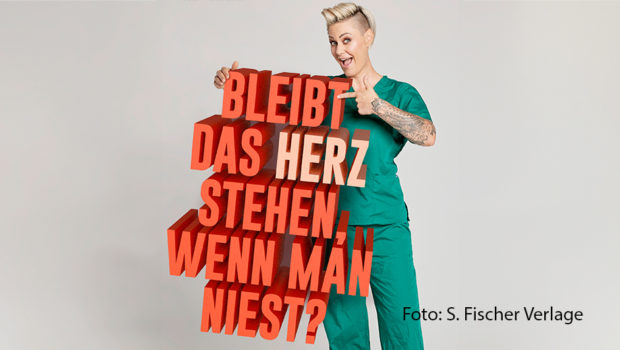 Carola Holzner darf sich eine Woche nach der Veröffentlichung ihres aktuellen Buches schon über einen Spitzenplatz in der „Spiegel“-Bestsellerliste freuen: „Bleibt das Herz stehen, wenn man niest?“ eroberte in der Kategorie Sachbuch Paperback die Pole Position. (Foto: S. Fischer Verlage)