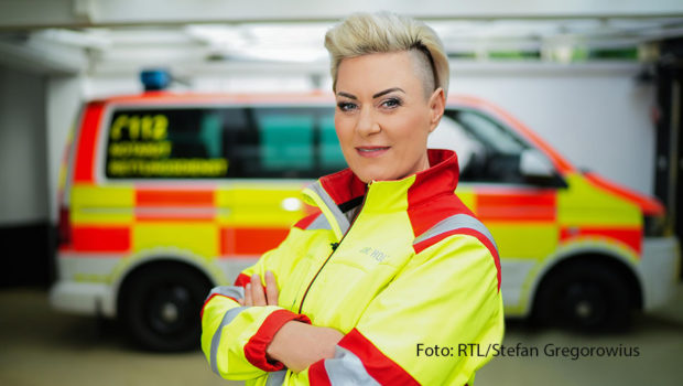 In der neuen Folge von „Doc Caro – Jedes Leben zählt“ ist Notfallmedizinerin Carola Holzner am . November in Schwerin im Einsatz. (Foto: RTL/Stefan Gregorowius)