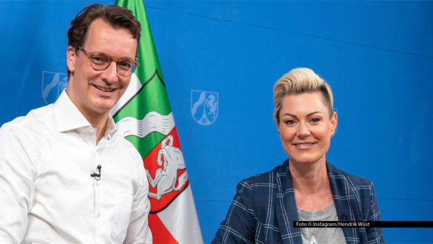 NRW-Ministerpräsident Hendrik Wüst hatte Doc Caro 2022 versprochen, Reanimationskurse an Schulen verpflichtend einzuführen. Jetzt hat er dieses Versprechen eingelöst. Ab 2026/27 lernen alle Schülerinnen und Schüler an Rhein und Ruhr, wie sie mit „Prüfen – Rufen – Drücken“ Leben retten können. Foto © Hendrik Wüst@Instagram