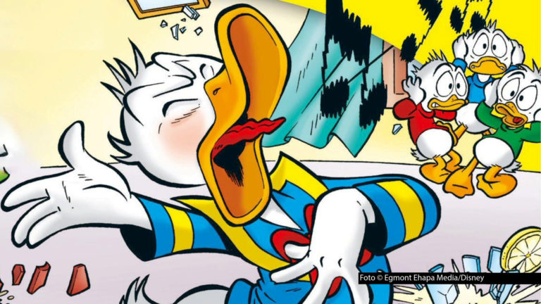 Pünktlich zur ESC-Woche geht’s auch im neuen „Micky Maus Magazin“ um ein großes Liederfest in Wien. Donald Duck legt sich mächtig ins Zeug, um dort als Gesangstalent entdeckt zu werden. Doch schon das Heftcover legt nahe, dass seine gesanglichen Qualitäten womöglich nicht ganz ausreichen. (Foto © Egmont Ehapa Media/Disney)