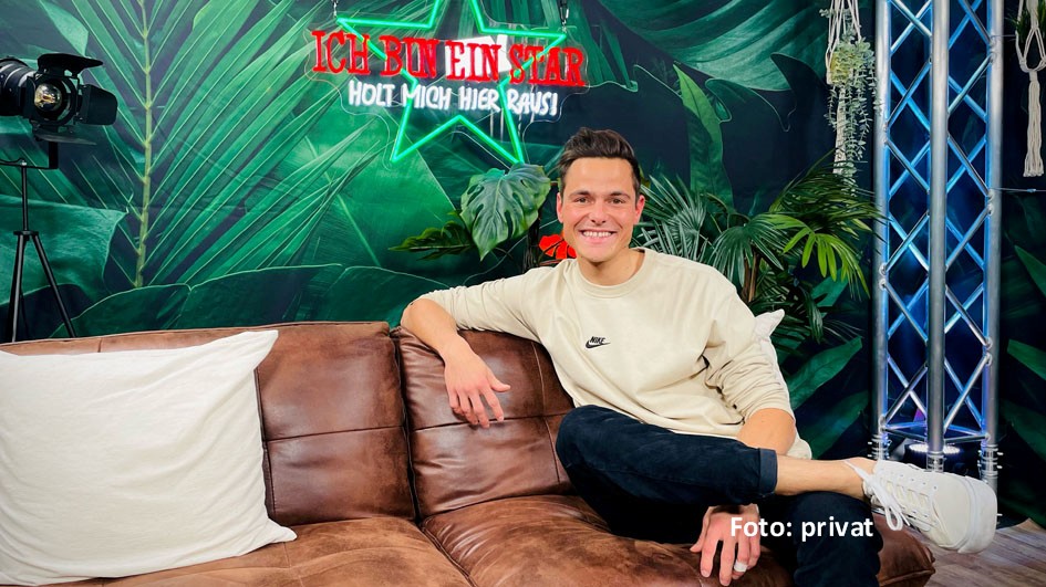 „Die Viertelstunde davor“ lautet der programmatische Titel des Social-Media-Magazin zur RTL-Show „Ich bin ein Star – Holt mich hier raus!“. Jeweils 15 Minuten vor der Ausstrahlung stimmt Moderator Cornelius Strittmatter darin mit seinen Gästen auf die aktuelle TV-Folge ein. (Foto: privat)