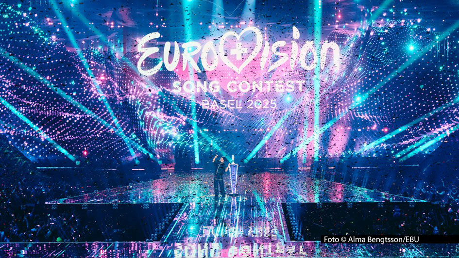 Der Eurovision Song Contest findet im kommenden Jahr zum 70. Mal statt. Neben den Vorbereitungen auf den eigentlichen Wettbewerb gibt’s auch Pläne für eine fiktionale Serie mit ESC-Bezug. In dem Krimi „Eurovision Murder Mystery“ geht’s um den Mord an einer Favoritin. Foto © Alma Bengtsson/EBU