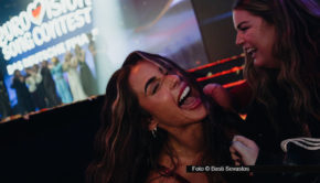 Der Sieg beim deutschen ESC-Vorentscheid am Samstagabend fühlte sich für Sarah Engels und ihr Team zunächst eher surreal an. „Wir haben kaum geschlafen und stattdessen die ganze Nacht gefeiert“. Mit Riesenschritten geht’s nun Richtung Wien. Am 16. Mai ist der entscheidende Tag. (Foto © Basti Sevastos)