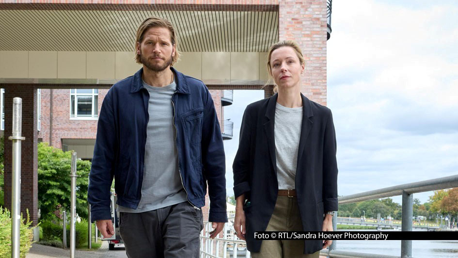 Der erste Film der potenziellen Krimi-Reihe „Einsatz Seeler – Ein Lübeck-Krimi“ läuft am 20. Januar bei RTL. Sebastian Ströbel spielt einen Streetworker und ehemaligen Polizisten, der sich in die Ermittlungen einer von Friederike Linke gespielten Kommissarin einmischt. Foto © RTL/Sandra Hoever Photography