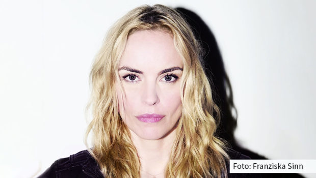 Am 20. Oktober beginnt in Köln das Film Festival Cologne mit den besten internationalen neuen Film- und Serienproduktionen. Zum Abschluss werden am 27. Oktober die Film Festival Cologne Awards verliehen. Die Auszeichnungen gehen u.a. an Nina Hoss und Oscarpreisträger Michel Hazanavicius. (Foto: Franziska Sinn)