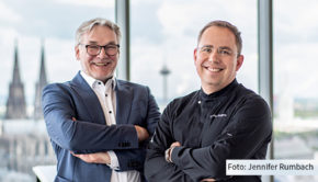 In den Fußballhallen von Weltmeister Lukas Podolski wurden am Sonntag die dritten Fine Food Days Cologne eröffnet. Mit dabei waren Vertreter der Kölner Spitzengastronomie wie Michael Stern, Sönke Höltgen, Julia Komp, Maximilian Lorenz u.v.a. (Foto: Jennifer Rumbach)