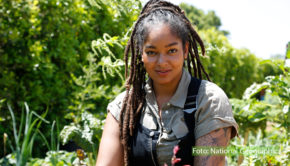 Der 17. August markiert bei National Geographic Wild den Auftakt der neuen Dokuserie „Farm Dreams“, die die bemerkenswerte Arbeit zahlreicher Landwirte in den USA in den Fokus rückt. Landwirtschaftsexpertin Indy Srinath besucht die unterschiedlichsten Höfe und Gärten und hilft den Farmerinnen und Farmern bei der Verwirklichung ihrer Träume. (Foto: National Geographic)