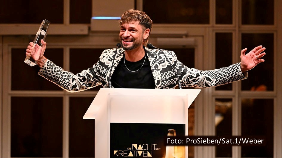 Zum Auftakt des Deutschen Fernsehpreises 2023 wurde in der „Nacht der Kreativen“ u.a. Angel Garcia für die Kostüme des Tanzensembles in der ProSieben-Show „The Masked Singer“ geehrt. Der Sender mit den meisten Trophäen des Abends war das ZDF, das in drei Kategorien gewann. (Foto: ProSieben/Sat.1/Weber)