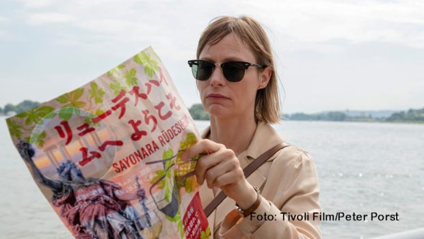 Die Komödie „Sayonara Loreley“ mit Katharina Marie Schubert eröffnet am heutigen 24. August die 18. Ausgabe des Festivals des deutschen Films in Ludwigshafen. Auf dem Event-Gelände am Rhein werden in diesem Jahr insgesamt 56 Kino- und Fernsehproduktionen gezeigt. (Foto: Tivoli Film/Peter Porst)