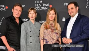 Bei den Film Festival Cologne Awards, zu denen NRW-Medienminister Nathanael Liminski die Eröffnungsrede hielt, wurden am 26. Oktober fünf Auszeichnungen vergeben – u.a. an Schauspieler Oliver Masucci und Filmemacherin Justine Triet. Überraschungsgast Sandra Hüller hielt eine Laudatio. (Foto: FFCGN/Raphael Stötzel)