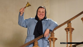 Zum 30. Mal findet in Nürnberg das Filmfestival Türkei Deutschland statt. Gezeigt werden herausragende Produktionen aus beiden Ländern, darunter auch das Biopic „Adile Naşit“ mit der Kölner Schauspielerin Meltem Kaptan in der Titelrolle. Den diesjährigen Ehrenpreis erhält Haluk Bilginer. (Foto © BKM)