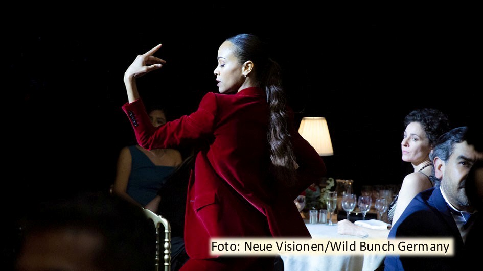 Ab dem 16. September findet die Filmkunstmesse Leipzig für Betreiber von Arthouse- und Programmkinos statt. Den Fachbesuchern werden zahlreiche Filme im Vorfeld ihres Kinostarts vorgestellt, darunter auch die Musical-Komödie „Emilia Pérez“ mit Zoe Saldana und Selena Gomez. (Foto: Neue Visionen/Wild Bunch Germany)