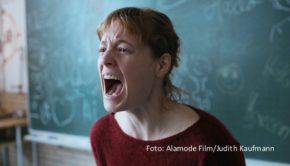 Die Nominierungen für den Deutschen Filmpreis 2023 stehen fest. Gleich sieben Nennungen entfallen auf das Schuldrama „Das Lehrerzimmer“ mit Hauptdarstellerin Leonie Benesch, während der Oscar-Gewinner „Im Westen nichts Neues“ sogar Chancen aus zwölf Lola-Trophäen hat. (Foto: Alamode Film/Judith Kaufmann)