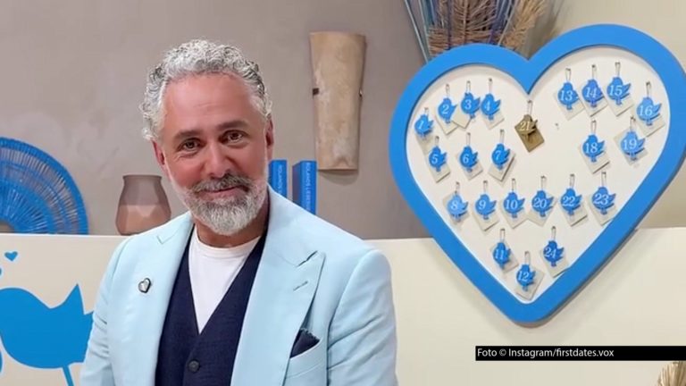 In einem neuen Domizil auf Mallorca geht das „First Dates Hotel“ wieder an den Start. Vox strahlt die siebte Staffel der Dating-Doku ab 20. April aus. Spitzenkoch Roland Trettl begrüßt als Gastgeber wieder zahlreiche flirtwillige Singles und auch einige Neuzugänge in seinem Team. (Foto © Instagram/firstdates.vox)