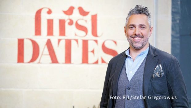 Eine Kombination von zwei erfolgreichen Formaten strahlt Vox ab dem 27. Dezember aus. Zu „Das perfekte Dinner“ treten drei Paare an, die sich einst bei „First Dates – Ein Tisch für zwei“ mit Gastgeber Roland Trettl kennenlernten. Die entsprechenden Folgen der Restaurant-Datingshow werden im Vorfeld des „Dinners“ gezeigt. (Foto: RTL/Stefan Gregorowius)