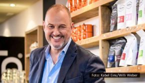 Ein weiterer Coaching-Einsatz für Spitzenkoch Frank Rosin steht am 28. September bei Kabel Eins auf dem Programm. In einer neuen Folge von „Rosins Restaurants“ versucht er, den Imbiss „Speedy Pizza“ im niedersächsischen Wallenhorst in die richtige Spur zu bringen. (Foto: Kabel Eins/Willi Weber)