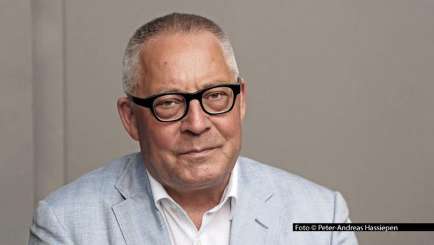 Der Historiker und Essayist Karl Schlögel wird 2025 vom Börsenverein des Deutschen Buchhandels mit dem Friedenspreis ausgezeichnet. Traditionell findet die Verleihung der Auszeichnung zum Abschluss der Frankfurter Buchmesse statt – in diesem Jahr am 19. Oktober. Foto © Peter-Andreas Hassiepen