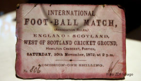 „Die Mutter aller Länderspiele“ fand am heutigen 30. November vor 150 Jahren in Glasgow zwischen Schottland und England statt. Das ZDF erinnert mit einem gleichnamigen Film und auch im Rahmen seiner WM-Berichterstattung an das besondere Fußball-Jubiläum. (Foto: ZDF/Imago)