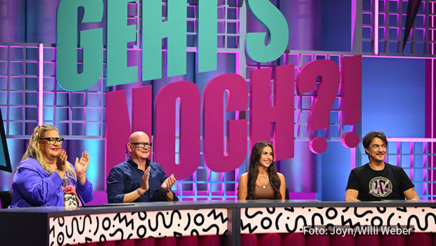 Die Sat.1-Show "Geht’s noch?! – Die irrwitzige Verbrauchershow" geht am 30. September in die zweite Runde. Mit der prominenten Unterstützung von Ilka Bessin, Michael Naseband, Sarah Engels und Matze Knop stellt sich das Comedy-Trio Mirja Boes, Olaf Schubert und Wigald Boning wieder den skurrilen Alltagssituationen der Zuschauer. (Foto: Joyn/Willi Weber)