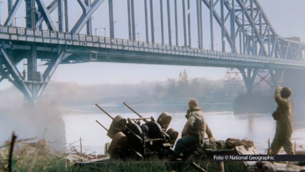 An den kommenden beiden Donnerstagen nimmt National Geographic das dramatische Ende des Zweiten Weltkriegs in den Blick. Die vierteilige Doku-Serie „Die Befreiung Europas: D-Day bis Berlin“ rekonstruiert die entscheidenden Etappen bis zur Kapitulation der Wehrmacht. Foto © National Geographic