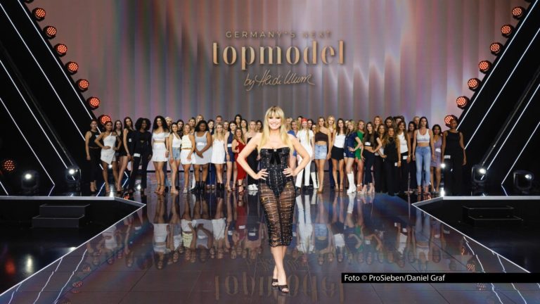 Bei ProSieben startet am heutigen 11. Februar die 21. Staffel von „Germany’s Next Topmodel – by Heidi Klum“. Wie bereits im vergangenen Jahr dürfen sich die Zuschauerinnen und Zuschauer auf gleich zwei Folgen pro Woche freuen. Los geht’s erstmals mittwochs mit dem Casting der männlichen Models.