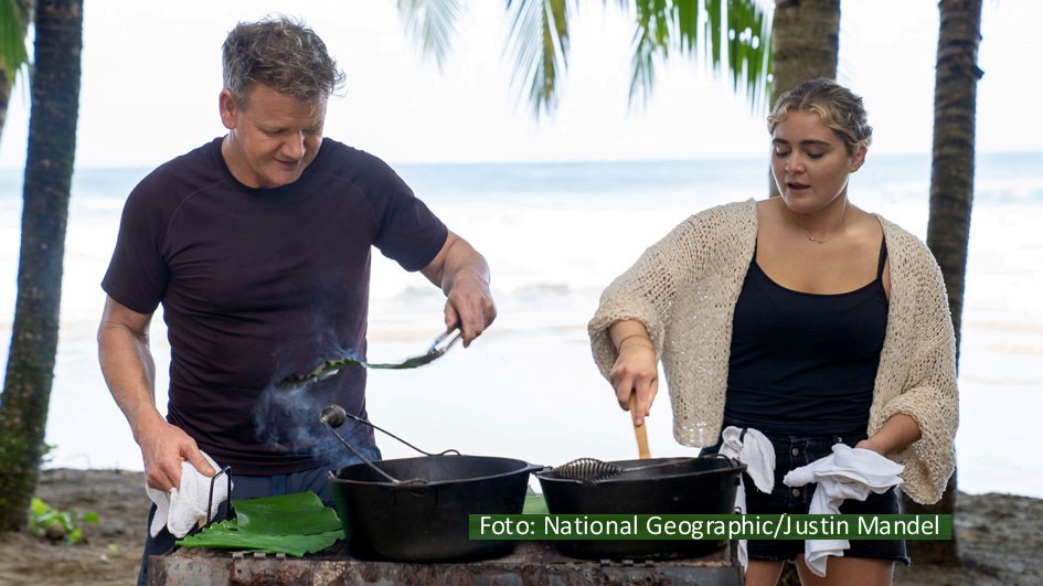 Starkoch und Abenteurer Gordon Ramsay tritt in seiner neuen TV-Serie „Kulinarischer Showdown“ u.a. zum Kochduell gegen seine Tochter Tilly an. Zu sehen gibt’s das Ganze ab dem 16. Juni als deutsche TV-Premiere beim Doku-Sender National Geographic Wild. (Foto: National Geographic/Justin Mandel)