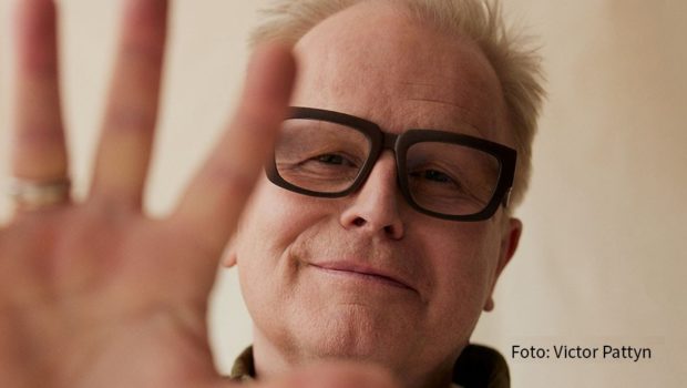 Die Tournee von Herbert Grönemeyer und seiner Band zum aktuellen Studioalbum „Das ist los“ ist beendet. Einen Nachschlag zum Abschlusskonzert, das vor 50.000 Fans in Gelsenkirchen stattfand, gibt’s am 22. Juli auf 3sat. Dort wird ein zweistündiger Mitschnitt der Show ausgestrahlt. (Foto: Victor Pattyn)