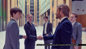 Der von Warner Bros. Discovery betriebene Streamingdienst HBO Max ist am 13. Januar auch im deutschen Sprachraum an den Start gegangen. Ab Februar soll die Krimi-Dramaserie „Banksters“ mit u.a. Maria Dragus und Andreas Pietschmann als erste lokale Eigenproduktion verfügbar sein. Foto © Discovery Communications Benelux/HBO Max/Anne Wilk