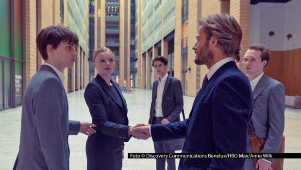 Der von Warner Bros. Discovery betriebene Streamingdienst HBO Max ist am 13. Januar auch im deutschen Sprachraum an den Start gegangen. Ab Februar soll die Krimi-Dramaserie „Banksters“ mit u.a. Maria Dragus und Andreas Pietschmann als erste lokale Eigenproduktion verfügbar sein. Foto © Discovery Communications Benelux/HBO Max/Anne Wilk