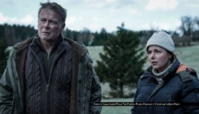 Die französisch-belgische Krimikomödie „How to Make a Killing“ ist ab dem 6. Mai in Deutschland exklusiv beim Streamer MagentaTV verfügbar. Franck Dubosc und Laure Calamy spielen darin ein Ehepaar, das nach einem Autounfall zwei Leichen und jede Menge Geld verschwinden lassen muss. (Foto © Gaumont/Pour Toi Public Prod./France 2 Cinéma/Julien Pani)
