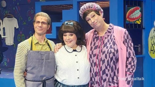 Zurück in die 1960er Jahre ging’s für Thomas Hermanns und seine Ensemble-Kollegen Hans Kittelmann und Marja Hennicke am vergangenen Wochenende bei der Premiere von „Hairspray“ in Nürnberg. Ab Mai soll das Kult-Musical regelmäßig im Opernhaus zu sehen sein. (Foto: smalltalk)