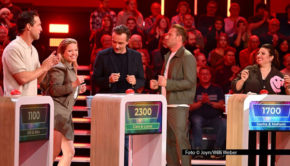 Am 19. Februar startet eine neue Staffel der Musik-Quizshow „Hast Du Töne?“ in Sat.1 und bei Joyn. Dabei sind Promis wie Meltem Kaptan, Sarah Engels, Lucas Gregorowicz; Alexander Kumptner, Laura Karasek und Enie van de Meiklokjes sowie die Teamkapitäne Sasha, Caroline Frier und Oliver Geissen. Foto © Joyn/Willi Weber