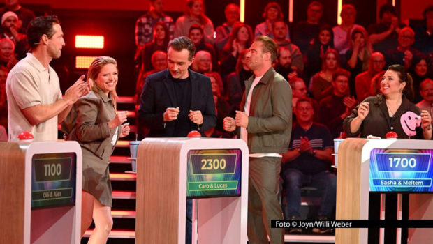 Am 19. Februar startet eine neue Staffel der Musik-Quizshow „Hast Du Töne?“ in Sat.1 und bei Joyn. Dabei sind Promis wie Meltem Kaptan, Sarah Engels, Lucas Gregorowicz; Alexander Kumptner, Laura Karasek und Enie van de Meiklokjes sowie die Teamkapitäne Sasha, Caroline Frier und Oliver Geissen. Foto © Joyn/Willi Weber
