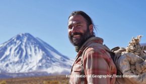 Anfang 2023 kehrt der US-amerikanische Abenteurer Hazen Audel ins deutsche Programm von National Geographic zurück. In der neuen Staffel seiner Doku-Serie „Extreme Survival mit Hazen Audel“ erkundet er die Anden. (Foto: National Geographic/Tess Benjamin)