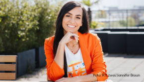 Im September feiert Katia Saalfrank ihr Fernseh-Comeback. In dem neuen RTLzwei „Servicetainment“-Format „Helft uns! Die Familienretter“ nimmt die Therapeutin die alltäglichen Herausforderungen ausgewählter Familien genauer unter die Lupe. (Foto: RTLzwei/Jennifer Braun)