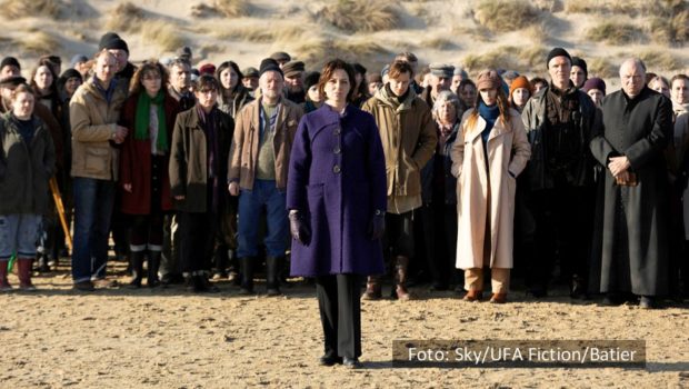 Die deutsche Sky-Serie „Helgoland 513“ sowie die für SWR und HR produzierte Dokumentation „Wie extrem wird das Wetter, Sven Plöger?“ wurden am 18. Juni beim Monte-Carlo Television Festival ausgezeichnet. Großer Gewinner mit drei Preisen war die britische Serie „The Gathering“. (Foto: Sky/UFA Fiction/Batier)