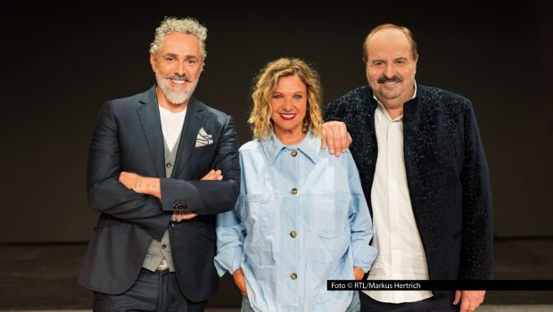 Die drei Profiköche Roland Trettl, Haya Molcho und Johann Lafer nehmen in der Auftaktfolge von „Hensslers Dreamteam“ am Jurytisch Platz. Die neue Kochshow feiert am kommenden 26. Oktober zur Primetime ihre TV-Premiere bei Vox. Foto © RTL/Markus Hertrich