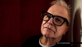 Im Frühjahr 2027 geht Herbert Grönemeyer mit seiner Band auf große Hallen- und Open-Air-Tour durch Deutschland, Österreich und die Schweiz. Nun steht fest, dass er in der Berliner Waldbühne gleich an zwei Abenden auftreten wird. Insgesamt sind 16 Konzerte angekündigt. Foto © Frederike Wetzels