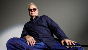 Herbert Grönemeyer legt 2026 weitere Unplugged-Shows unter dem Motto „mittendrin – akustisch“ nach. Die von Dirk Becker Entertainment ausgerichtete Konzertreihe startet am 7. Februar in Hannover und führt durch acht Städte in Deutschland, Österreich und der Schweiz. Foto © Frederike Wetzels