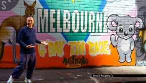 Bei MagentaTV ist am 13. November die fünfte Staffel der Doku-Reihe „Herr Raue reist! So schmeckt die Welt“ gestartet. In der Auftaktfolge erkundet Spitzenkoch Tim Raue in Australien die kulinarische und landschaftliche Vielfalt der Metropole Melbourne sowie des Bundesstaats Victoria. (Foto © MagentaTV)