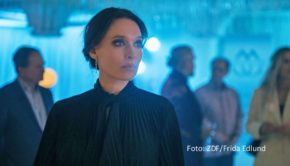 Auch in Staffel 2 der schwedischen Thriller-Serie „Hidden Agenda“ spielt Josefin Asplund wieder die jungen Wirtschaftsjuristin Emily. Sie und der Ex-Häftling Teddy bilden diesmal kein Ermittler-Duo, sondern werden zu beruflichen Gegnern. ZDFneo zeigt die sechs neuen Folgen ab 15. Oktober. (Foto: ZDF/Frida Edlund)