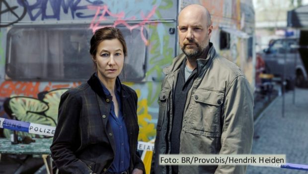 Die 58. Ausgabe der Internationalen Hofer Filmtage startet am 22. Oktober. Auf dem Programm stehen an sechs Festivaltagen rund 130 Filme, darunter auch die Premiere von Dominik Grafs neuem „Polizeiruf 110“-Krimi mit Johanna Wokalek und Stephan Zinner. (Foto: BR/Provobis/Hendrik Heiden)