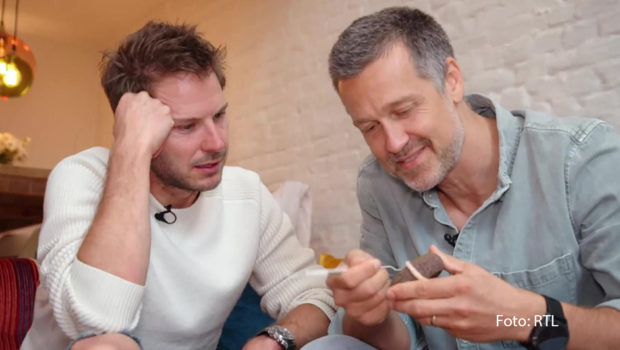 Am 4. August läuft bei Vox zur Primetime erneut eine Promi Spezial-Ausgabe von „Hot oder Schrott“. Diesmal testen u.a. Wayne Carpendale, Florian Weiss, Ruth Moschner und Enie van de Meiklokjes die skurrilsten Gadgets auf ihre Tauglichkeit. (Foto: RTL)