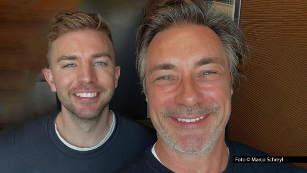 Fußball-Weltmeister Christoph Kramer ist unter die Schriftsteller gegangen und stürmt nun die Bestsellerlisten. Um dieses und viele weitere Themen geht’s in einer aktuellen, von Marco Schreyl moderierten Folge von „Im Gespräch“. Der Podcast ist bei Deutschlandfunk Kultur abrufbar. Foto © Marco Schreyl