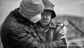 Schon einmal bzw. zweimal hat „Im Westen nichts Neues“ bei den Oscars gewonnen: 1930 gab es Trophäen für die US-Version in den Kategorien „Beste Regie“ und „Bester Film“. Nun geht eine deutsche Netflix-Neuverfilmung ins Rennen um den wichtigsten internationalen Filmpreis. (Foto: Netflix/Reiner Bajo)